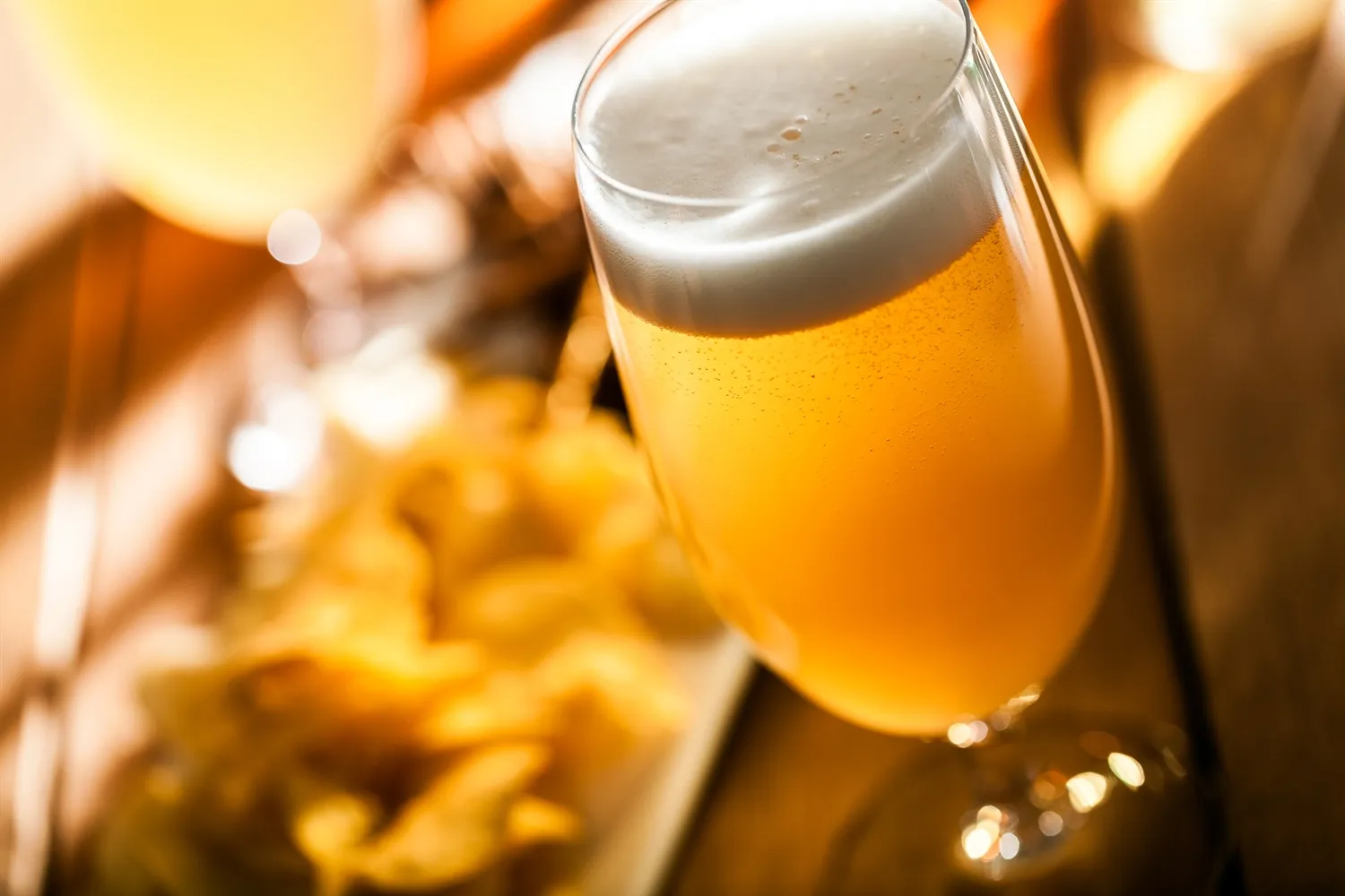 Ein Glas frisch gezapftes Bier
